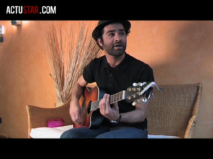 Ycare prend la guitare pour Actustar